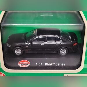 Model Power Minis Die Cast Metal Car BMW 7 Series Black 1:87 Scale #19060